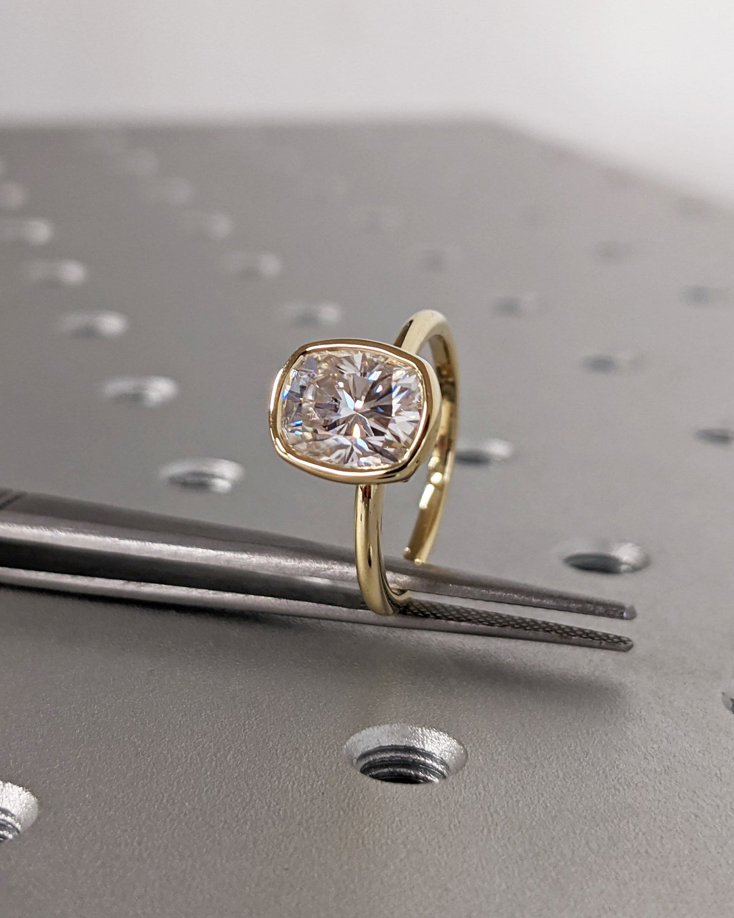 1.2 CT Round Solitaire Moissanite Engagement Ring