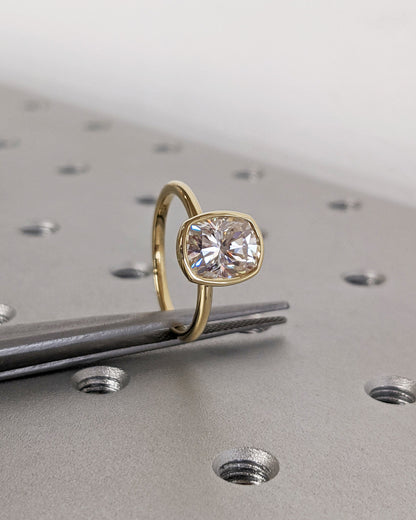 1.2 CT Round Solitaire Moissanite Engagement Ring