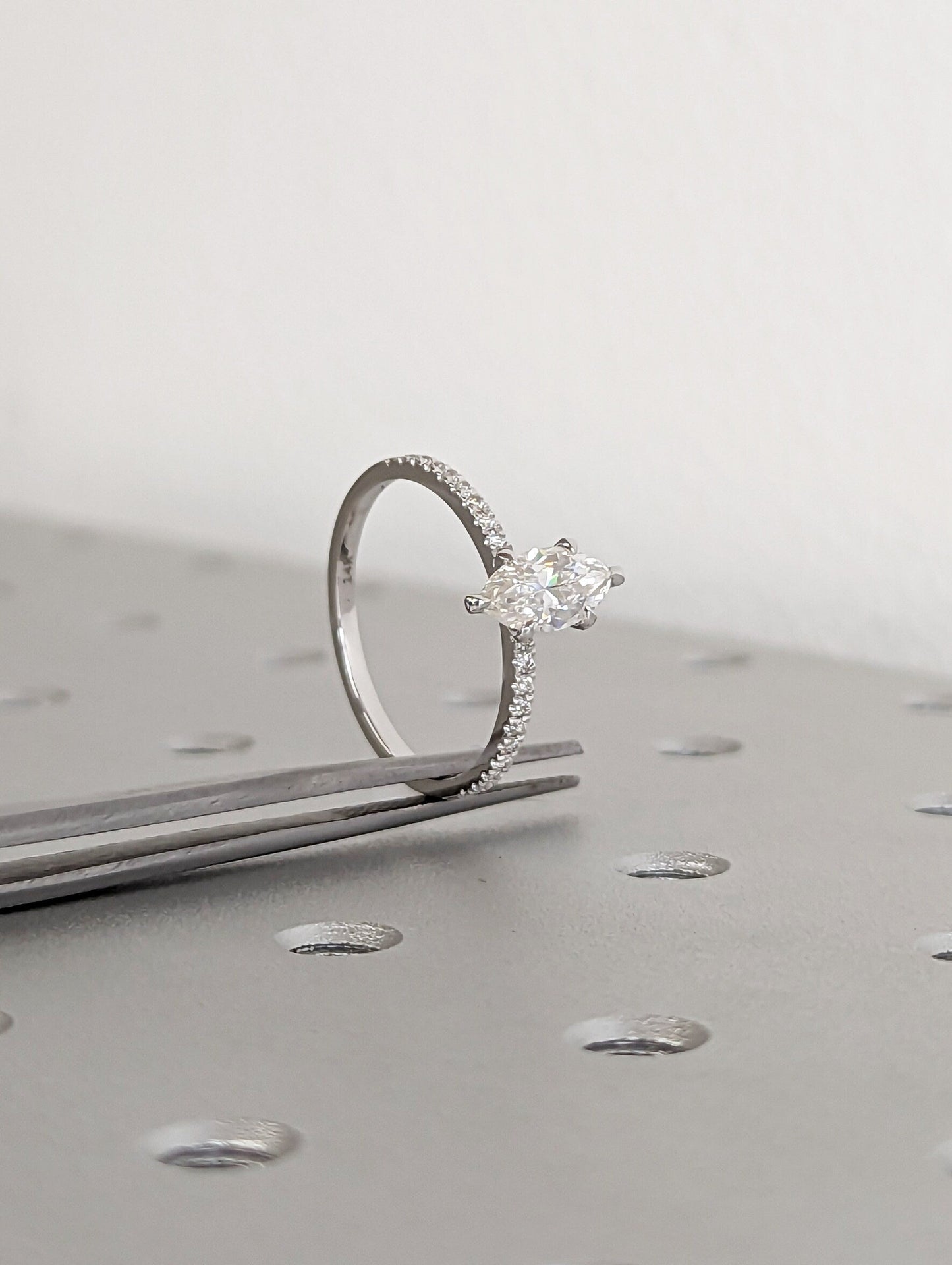 1.2 CT Round Solitaire Moissanite Engagement Ring