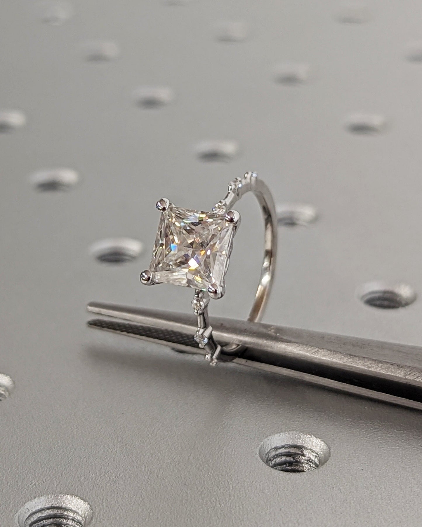 1.2 CT Round Solitaire Moissanite Engagement Ring