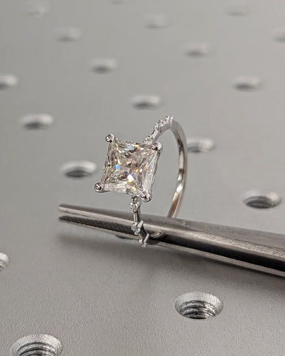 1.2 CT Round Solitaire Moissanite Engagement Ring