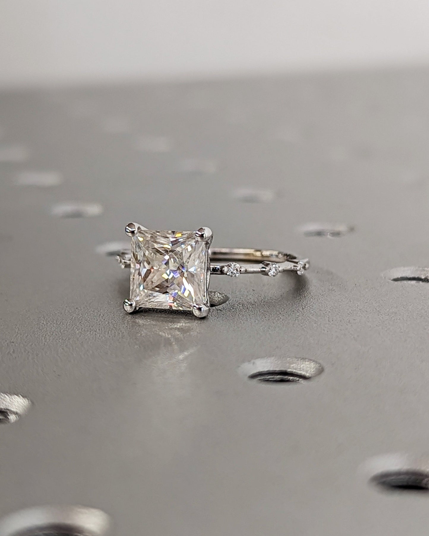 1.2 CT Round Solitaire Moissanite Engagement Ring