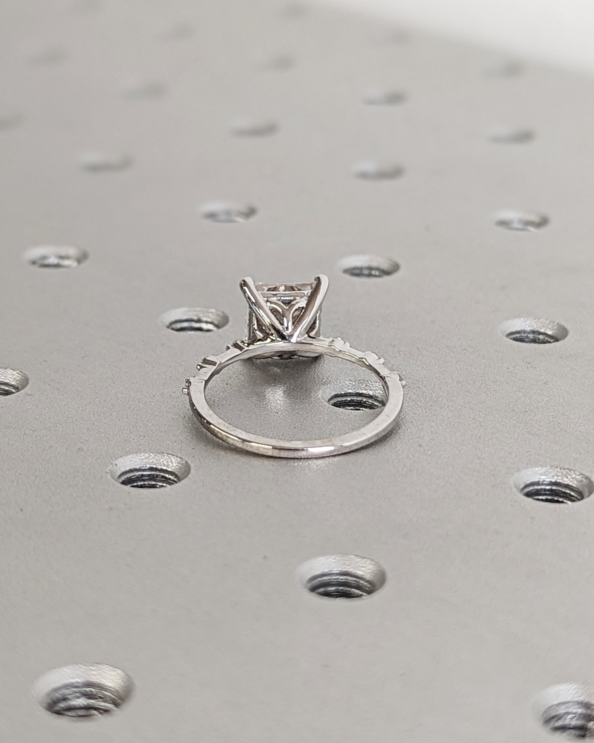 1.2 CT Round Solitaire Moissanite Engagement Ring