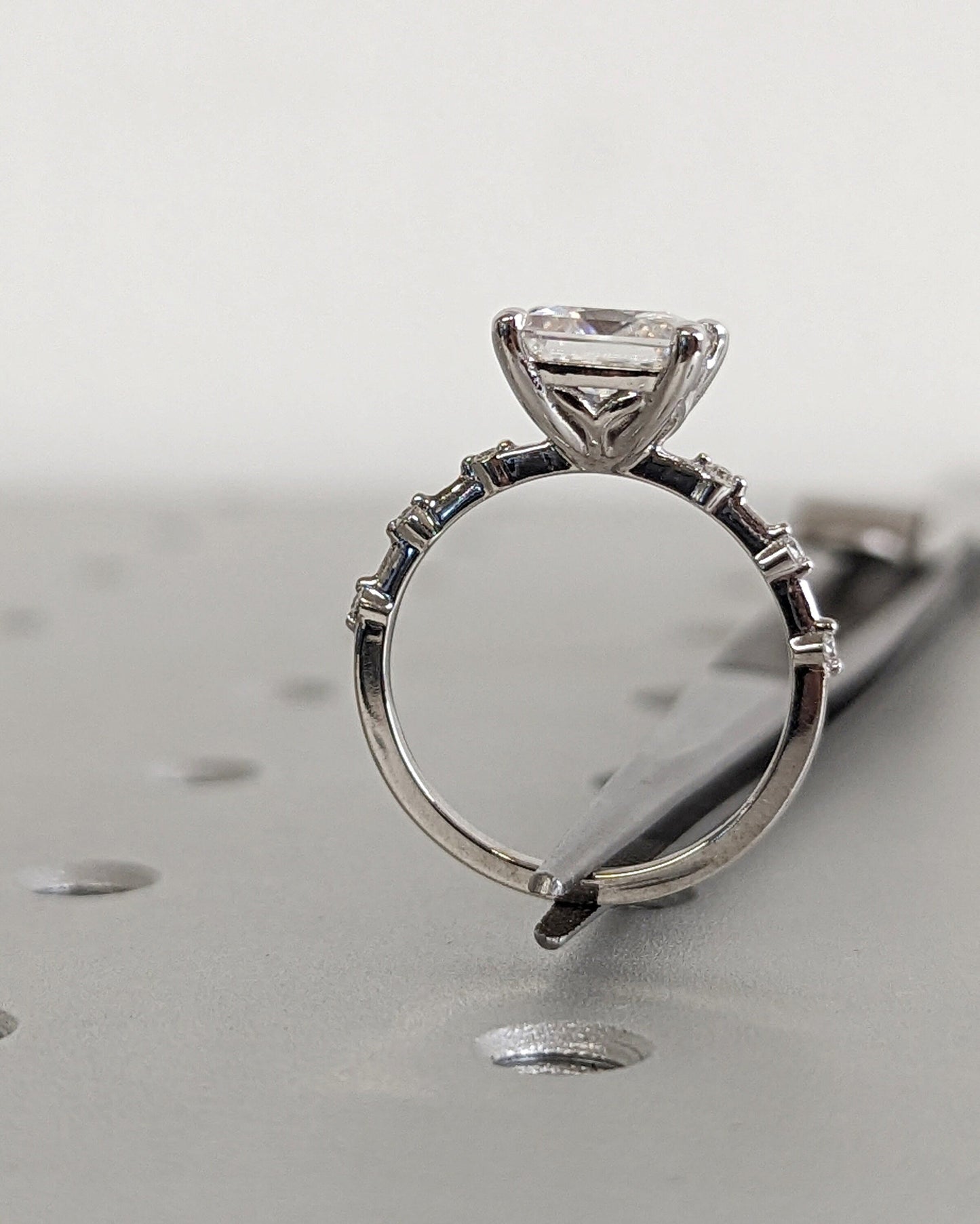 1.2 CT Round Solitaire Moissanite Engagement Ring