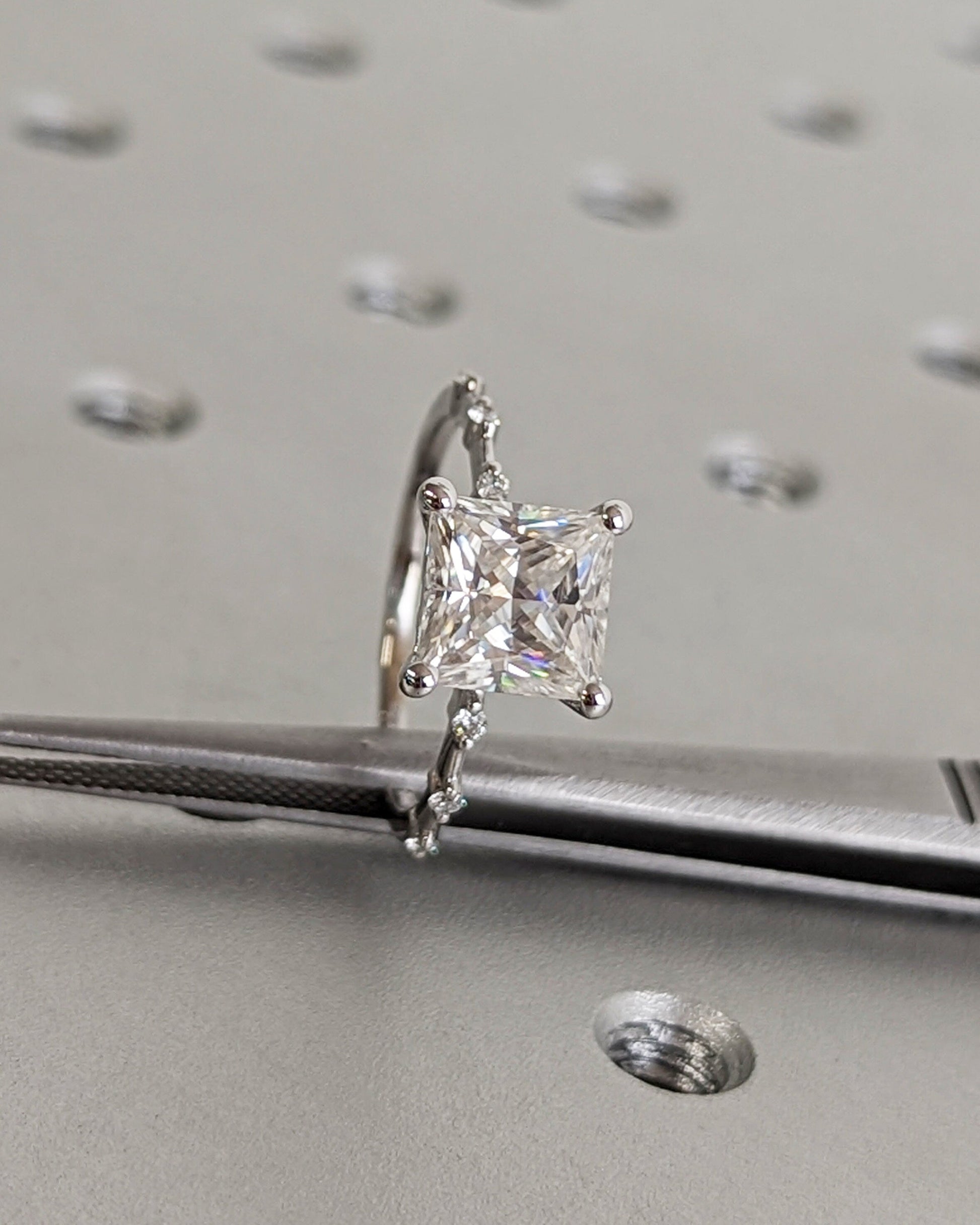 1.2 CT Round Solitaire Moissanite Engagement Ring