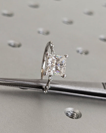 1.2 CT Round Solitaire Moissanite Engagement Ring