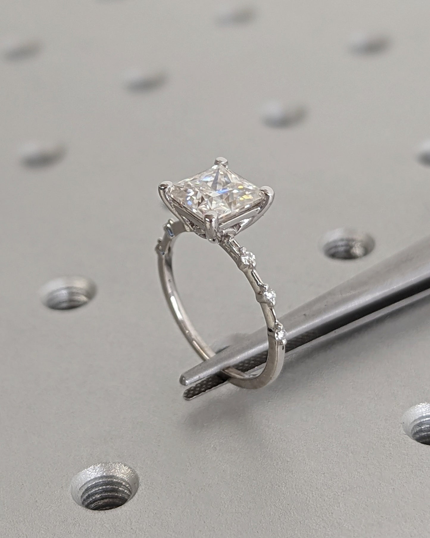 1.2 CT Round Solitaire Moissanite Engagement Ring