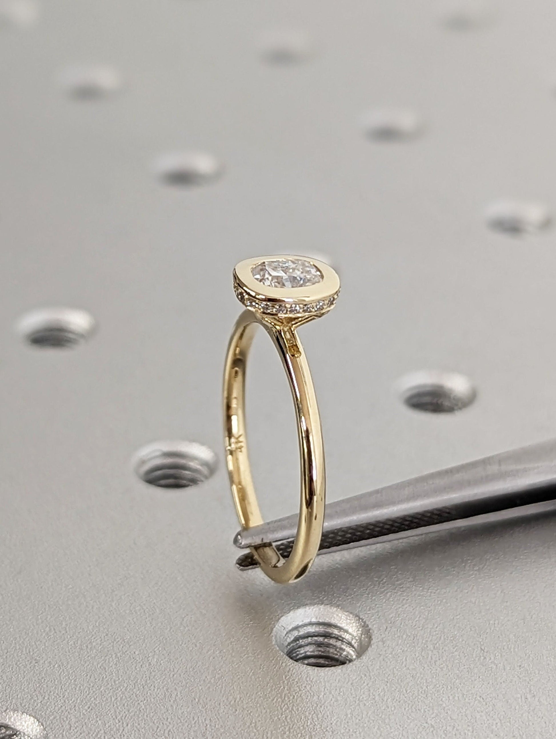 1.2 CT Round Solitaire Moissanite Engagement Ring