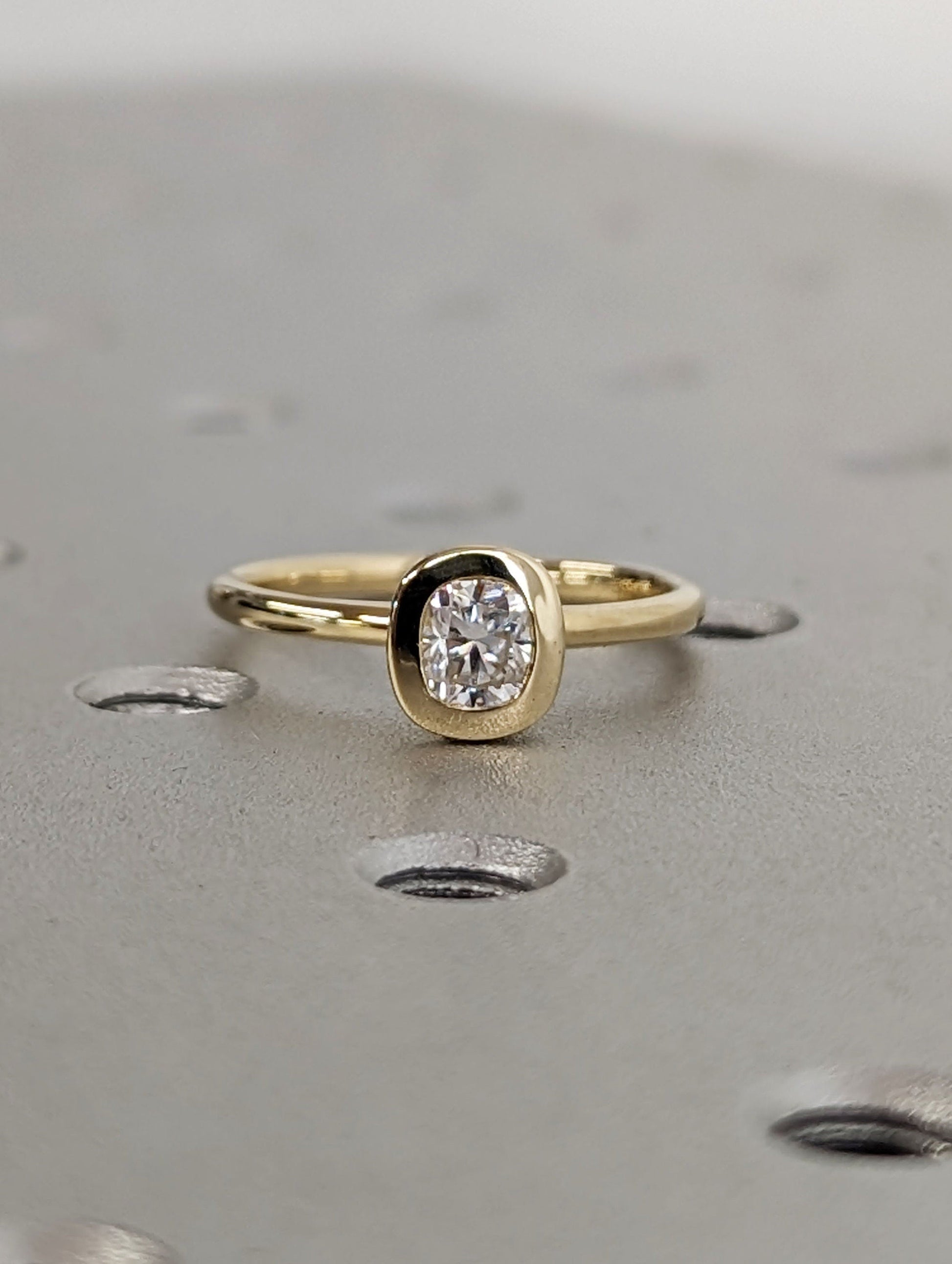 1.2 CT Round Solitaire Moissanite Engagement Ring