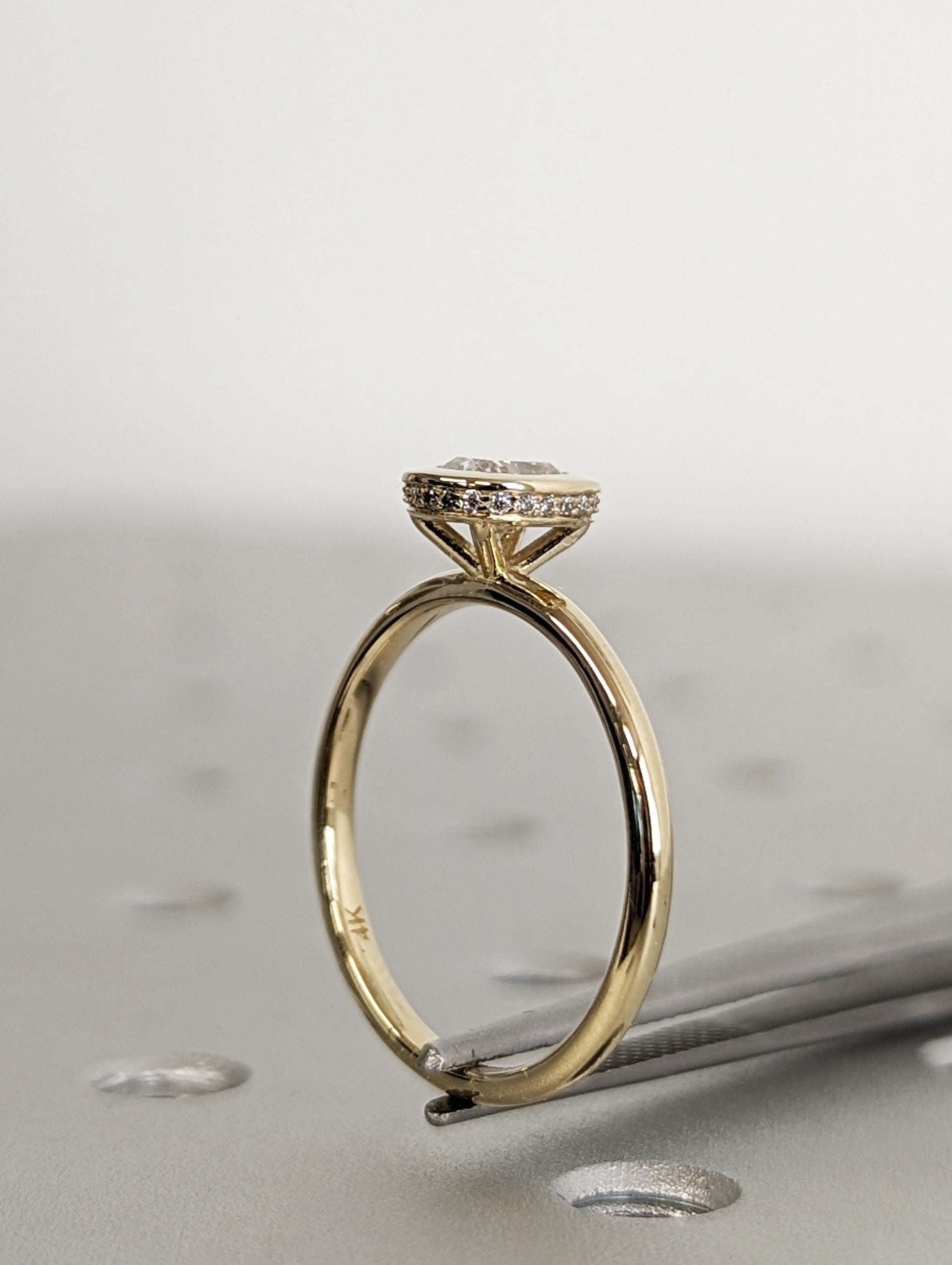 1.2 CT Round Solitaire Moissanite Engagement Ring