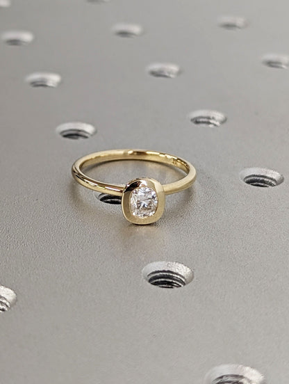 1.2 CT Round Solitaire Moissanite Engagement Ring