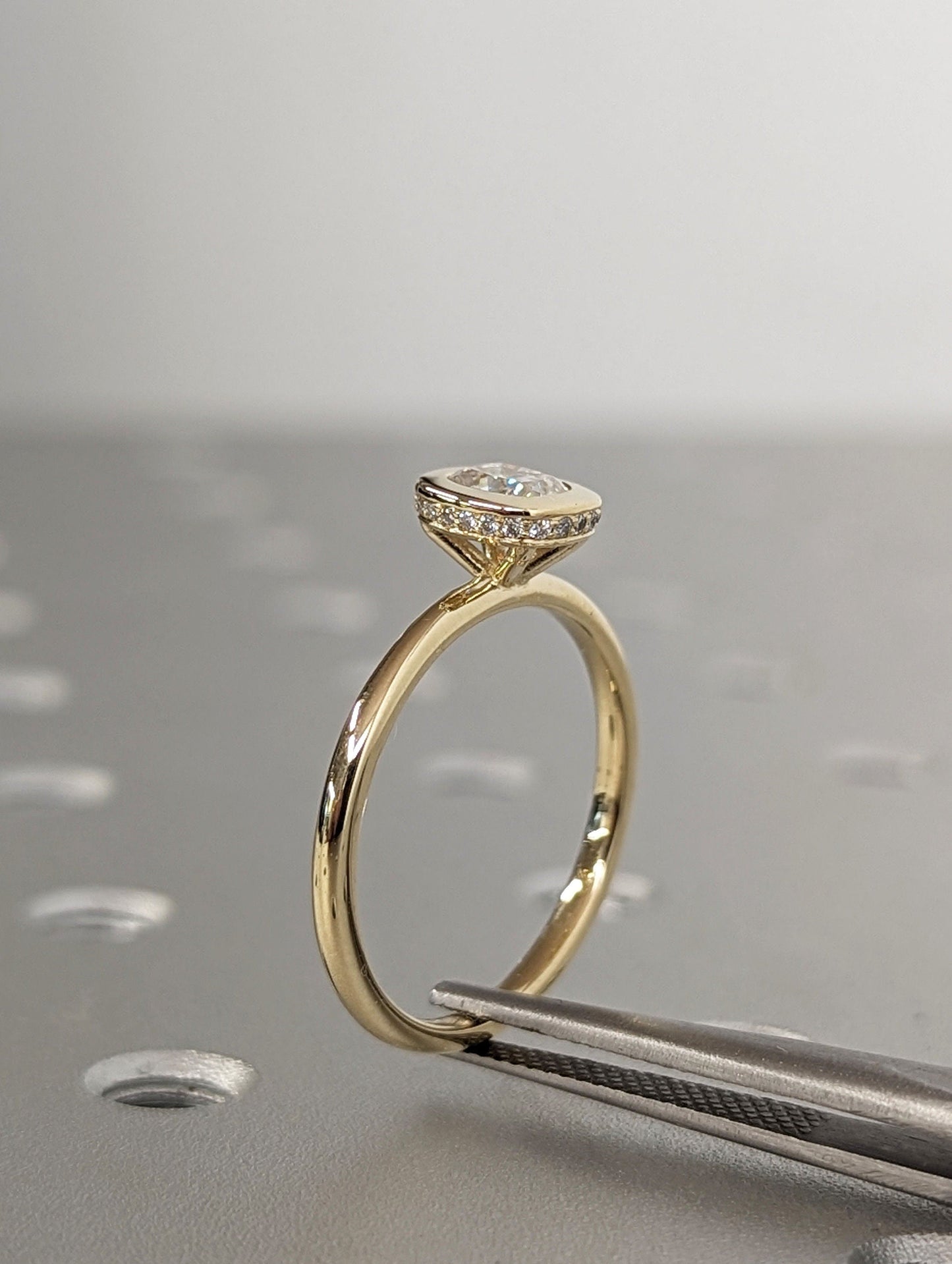 1.2 CT Round Solitaire Moissanite Engagement Ring