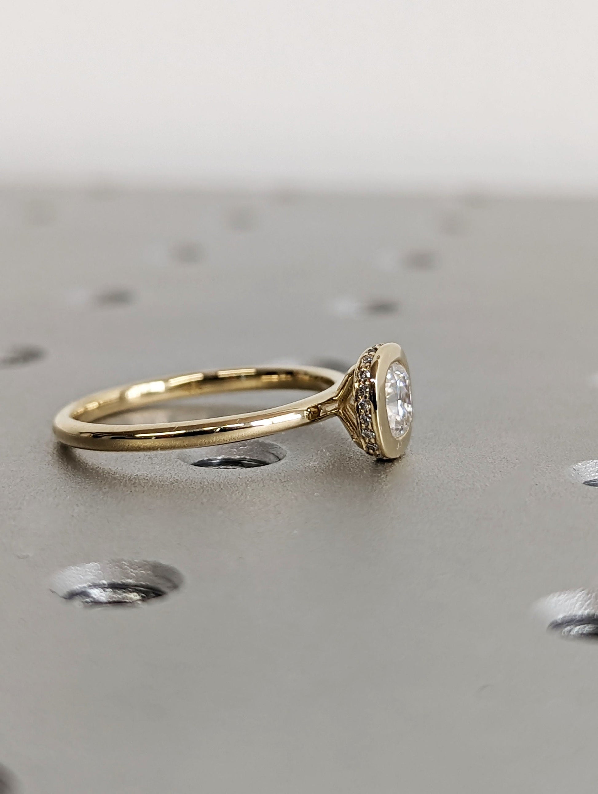 1.2 CT Round Solitaire Moissanite Engagement Ring