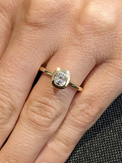 1.2 CT Round Solitaire Moissanite Engagement Ring