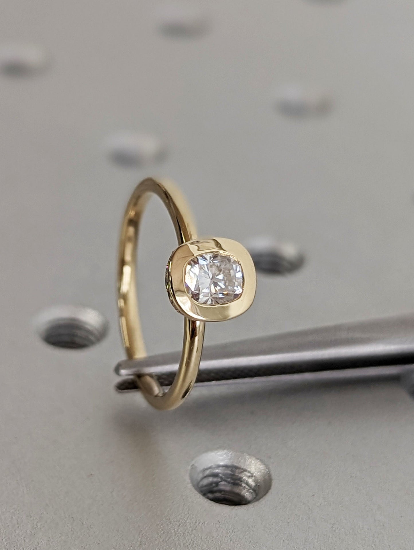 1.2 CT Round Solitaire Moissanite Engagement Ring