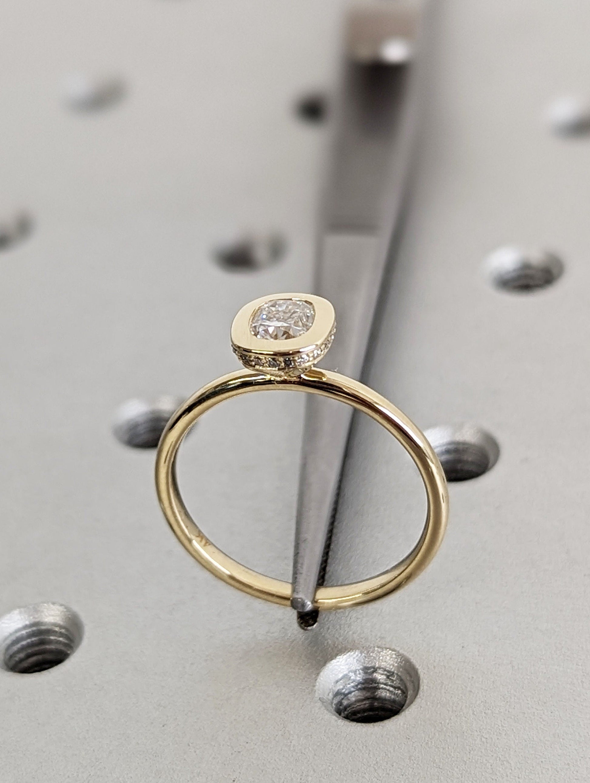 1.2 CT Round Solitaire Moissanite Engagement Ring
