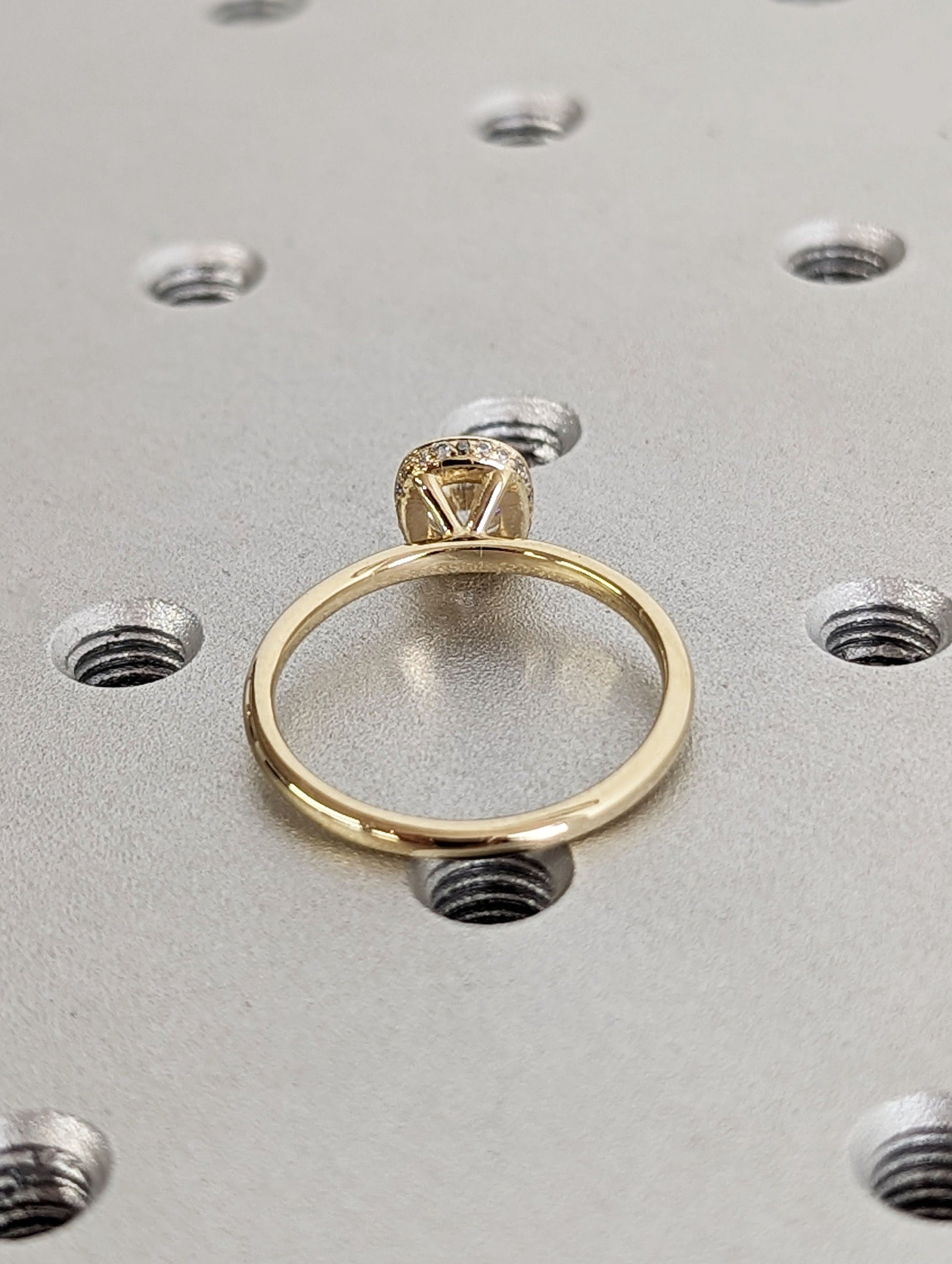 1.2 CT Round Solitaire Moissanite Engagement Ring