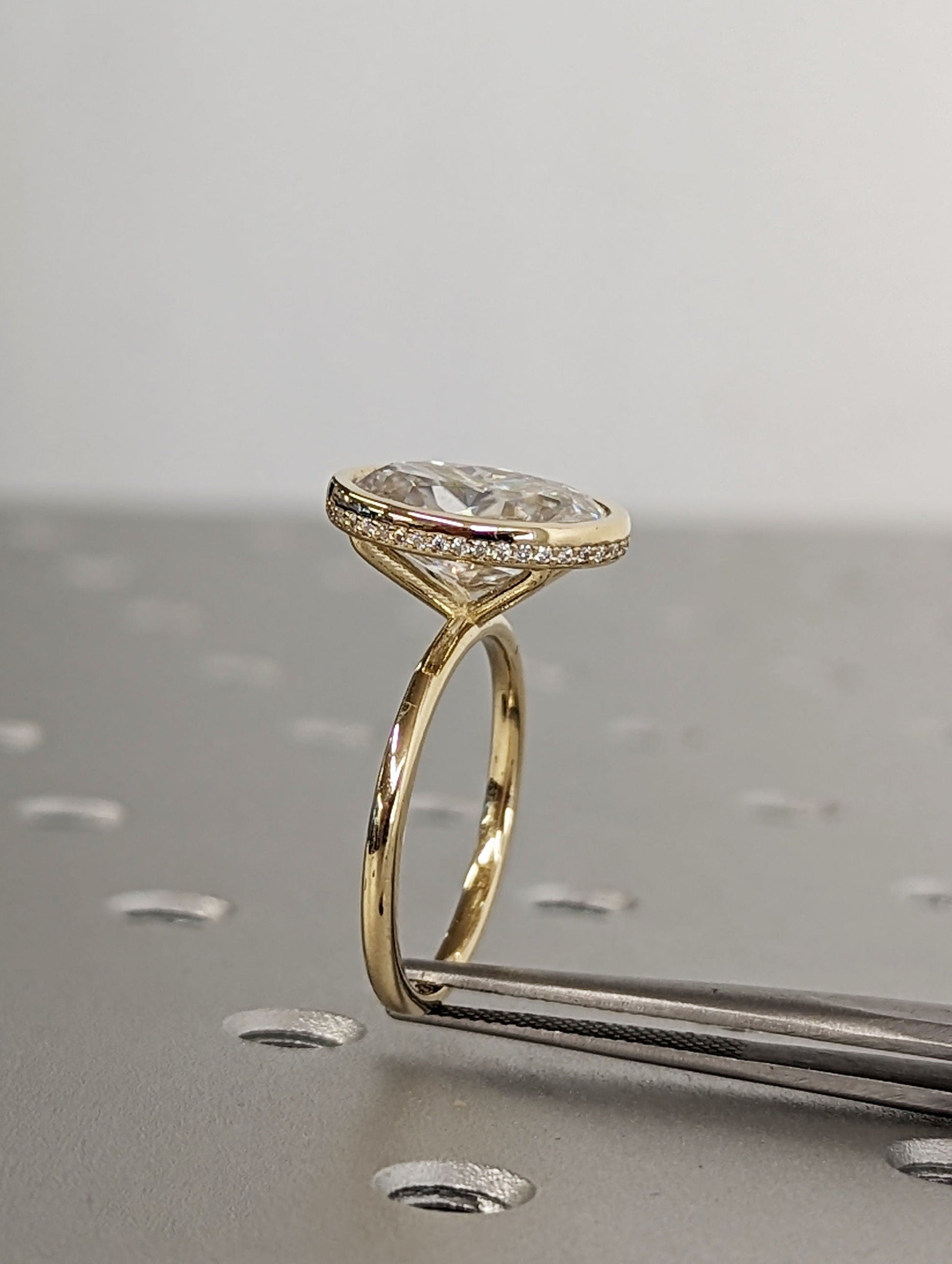 1.2 CT Round Solitaire Moissanite Engagement Ring