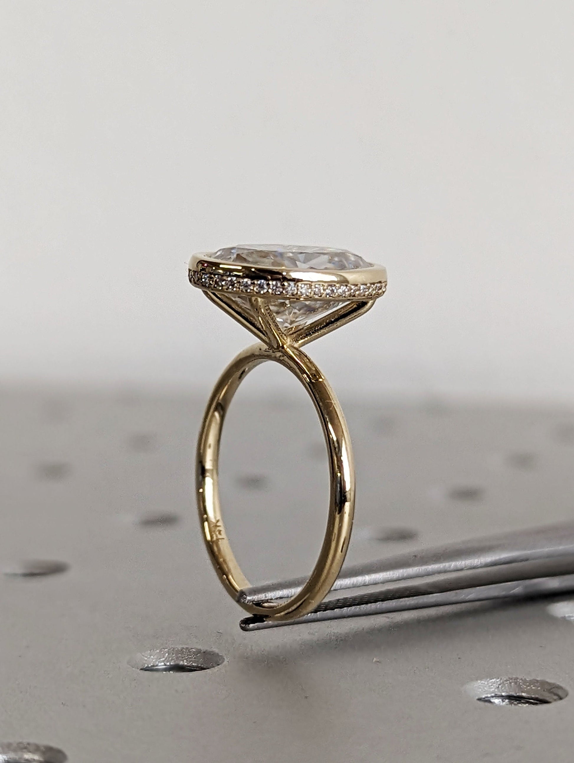 1.2 CT Round Solitaire Moissanite Engagement Ring
