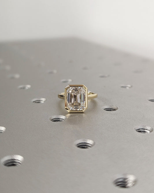 1.2 CT Round Solitaire Moissanite Engagement Ring