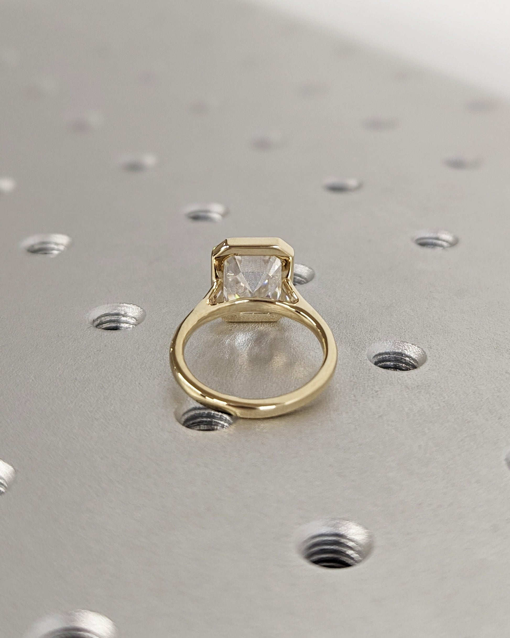 1.2 CT Round Solitaire Moissanite Engagement Ring