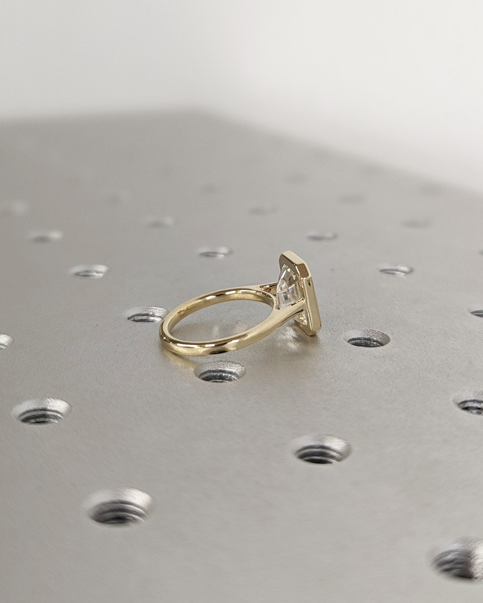 1.2 CT Round Solitaire Moissanite Engagement Ring
