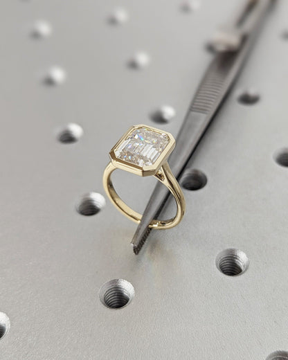 1.2 CT Round Solitaire Moissanite Engagement Ring