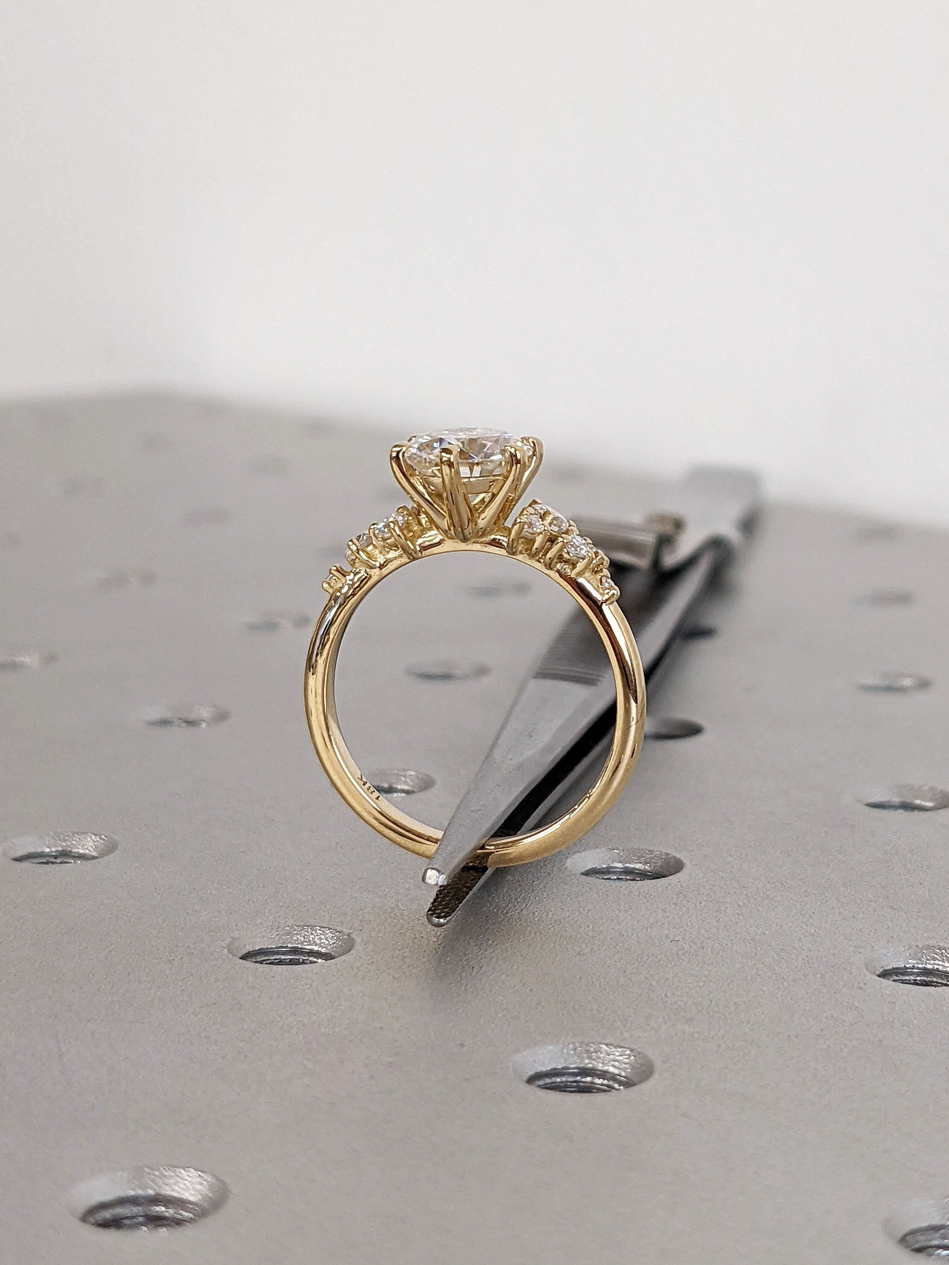 1.2 CT Round Solitaire Moissanite Engagement Ring