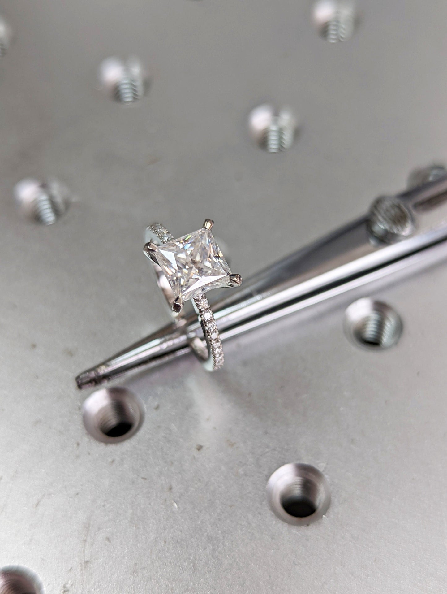 1.2 CT Round Solitaire Moissanite Engagement Ring