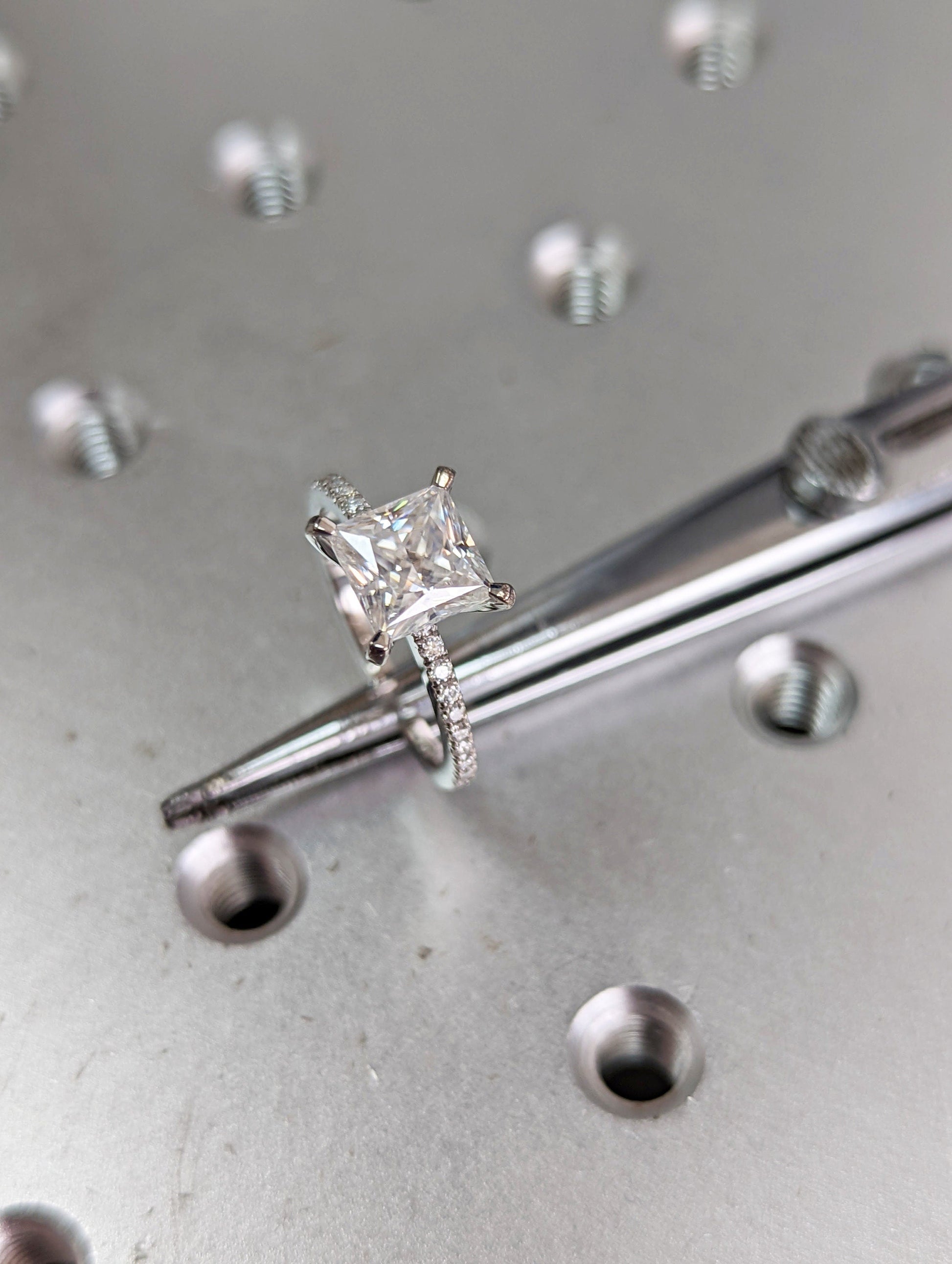 1.2 CT Round Solitaire Moissanite Engagement Ring