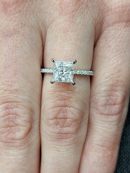 1.2 CT Round Solitaire Moissanite Engagement Ring