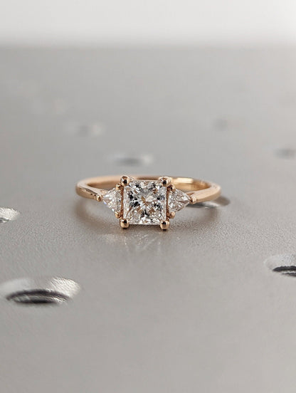 1.2 CT Round Solitaire Moissanite Engagement Ring