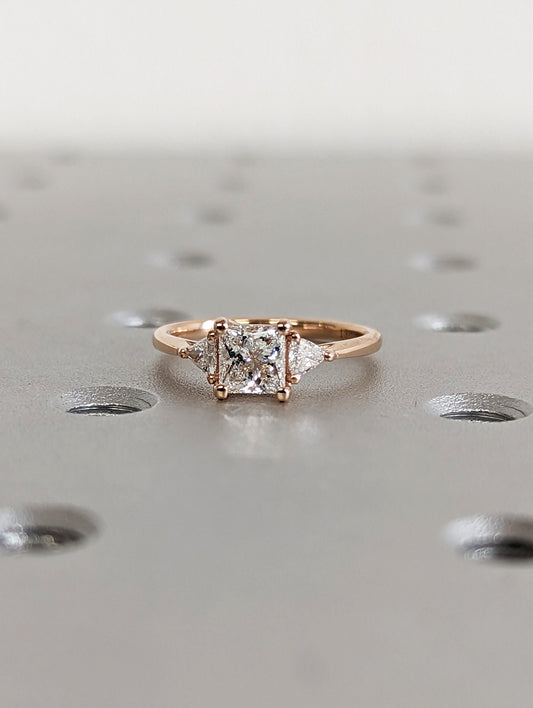 1.2 CT Round Solitaire Moissanite Engagement Ring