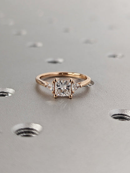 1.2 CT Round Solitaire Moissanite Engagement Ring