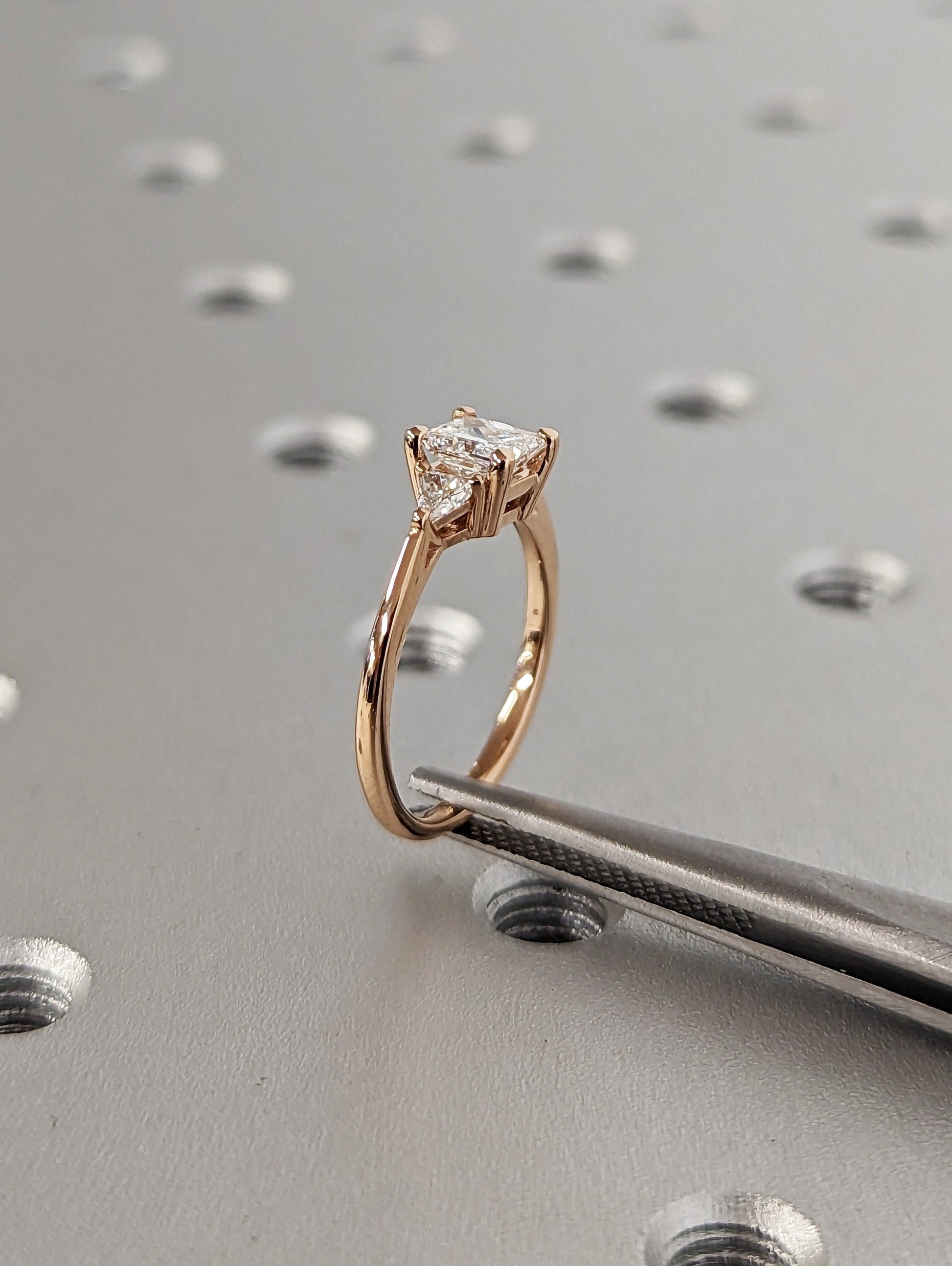 1.2 CT Round Solitaire Moissanite Engagement Ring