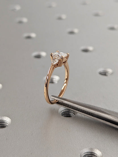1.2 CT Round Solitaire Moissanite Engagement Ring
