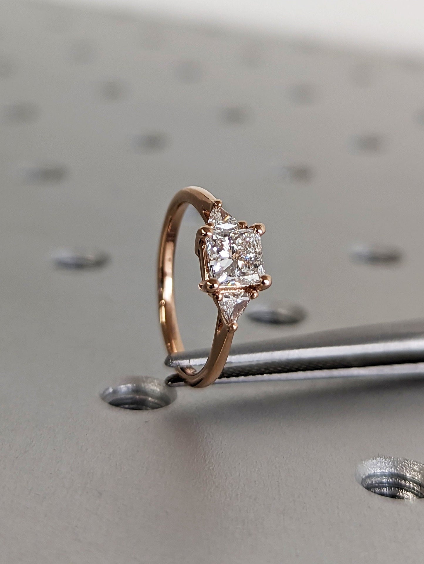 1.2 CT Round Solitaire Moissanite Engagement Ring