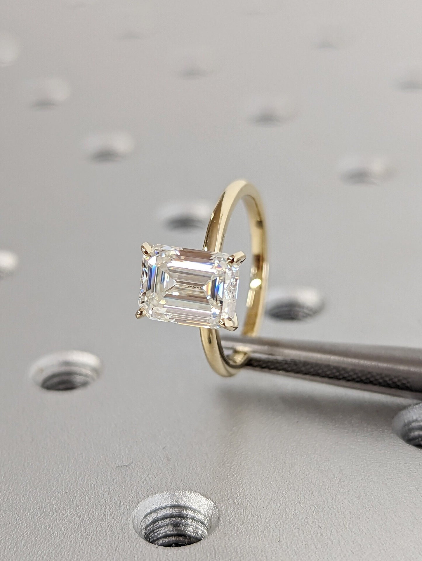 1.2 CT Round Solitaire Moissanite Engagement Ring