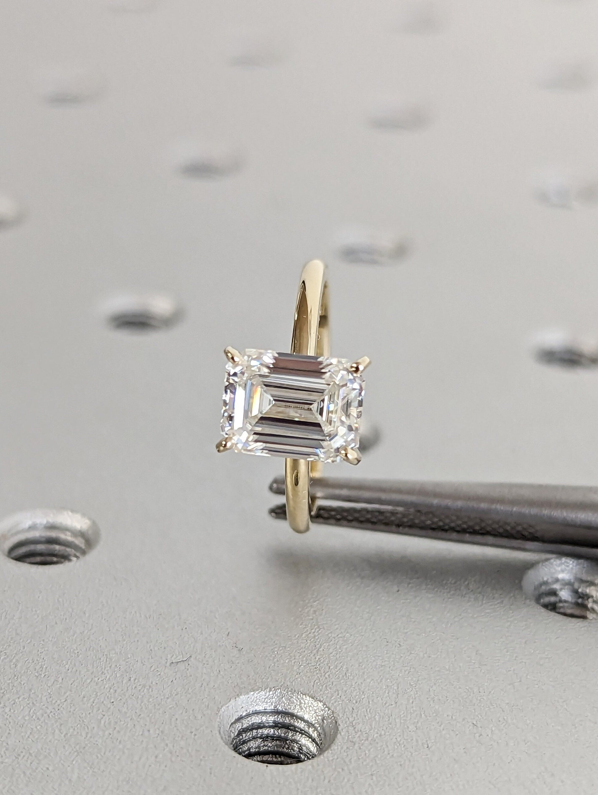 1.2 CT Round Solitaire Moissanite Engagement Ring