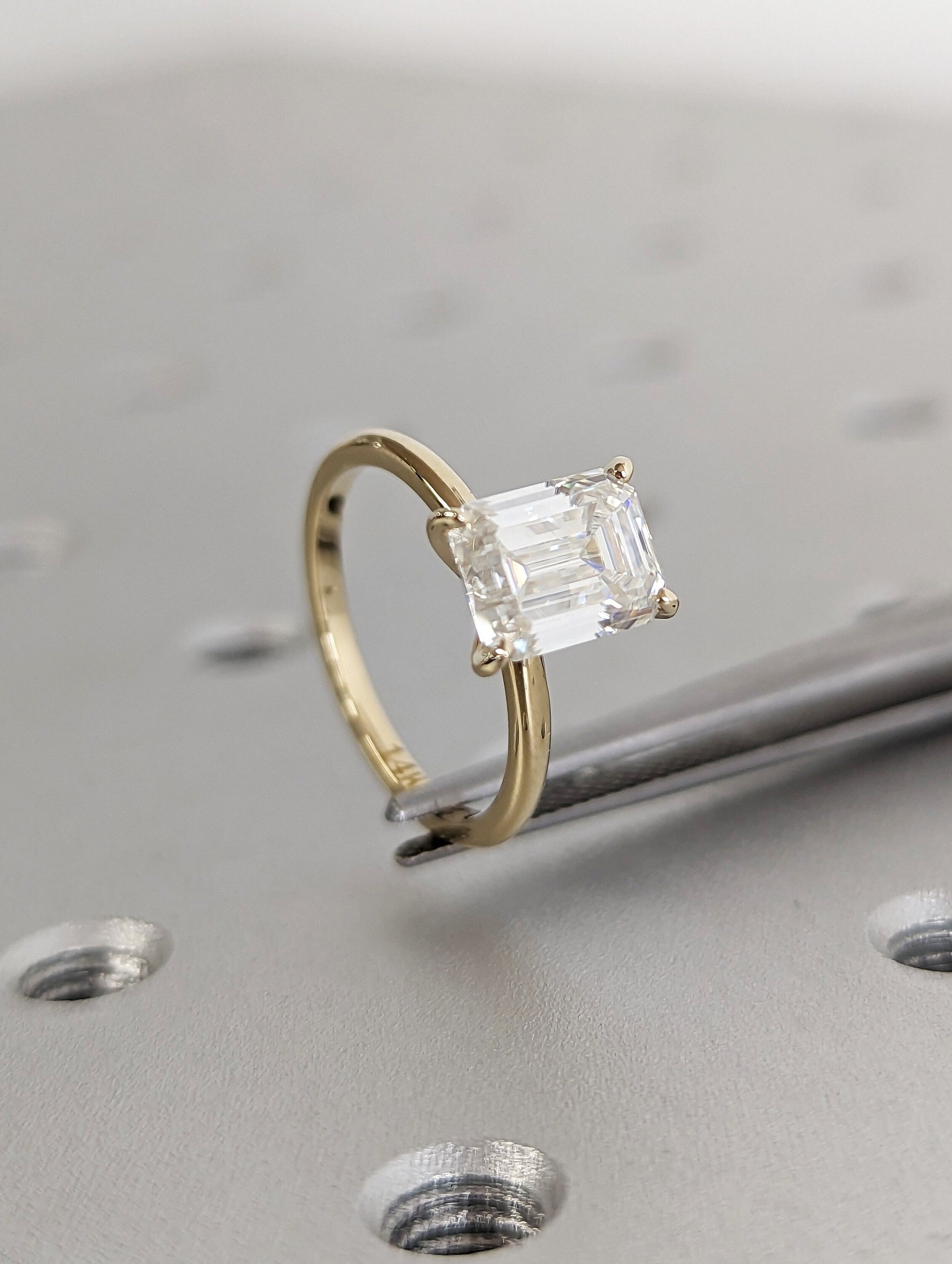 1.2 CT Round Solitaire Moissanite Engagement Ring