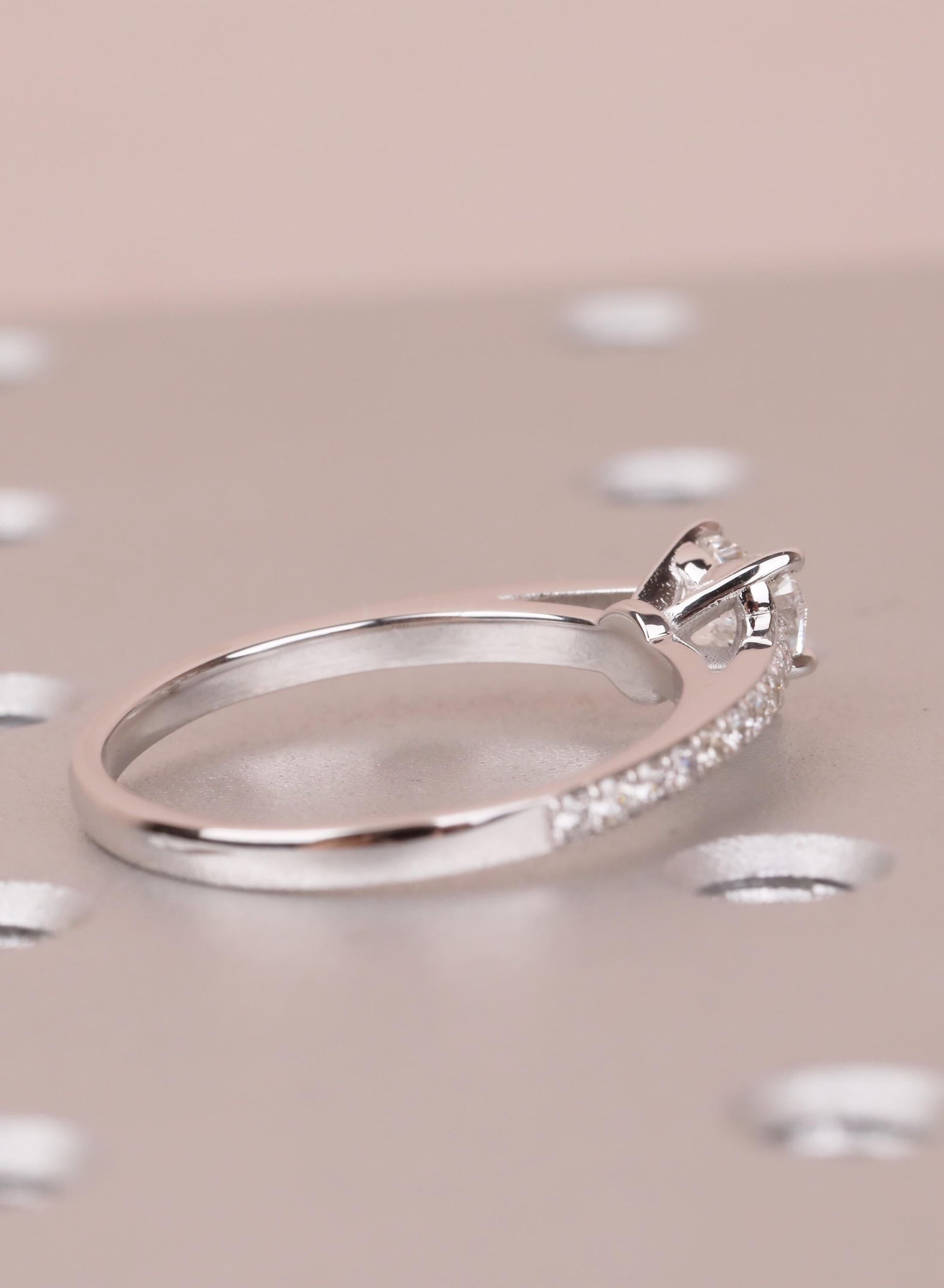 1.2 CT Round Solitaire Moissanite Engagement Ring