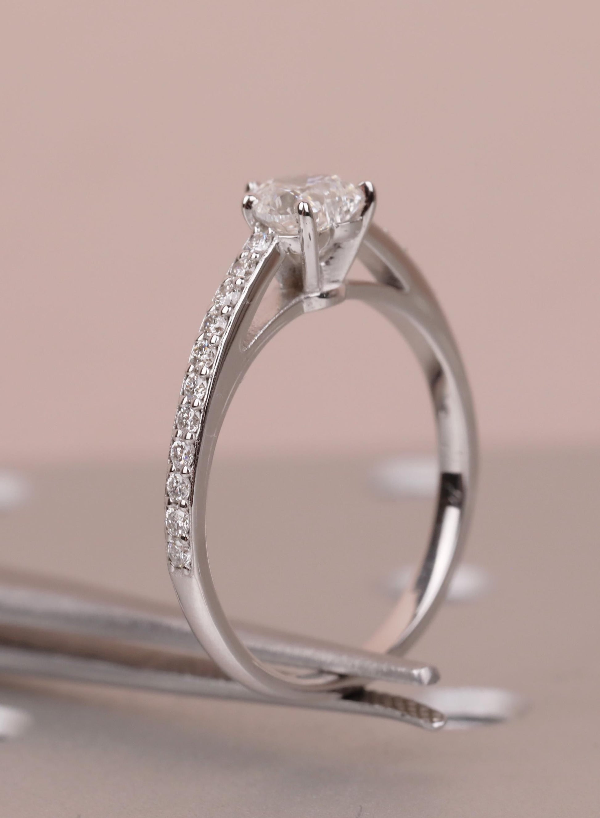 1.2 CT Round Solitaire Moissanite Engagement Ring