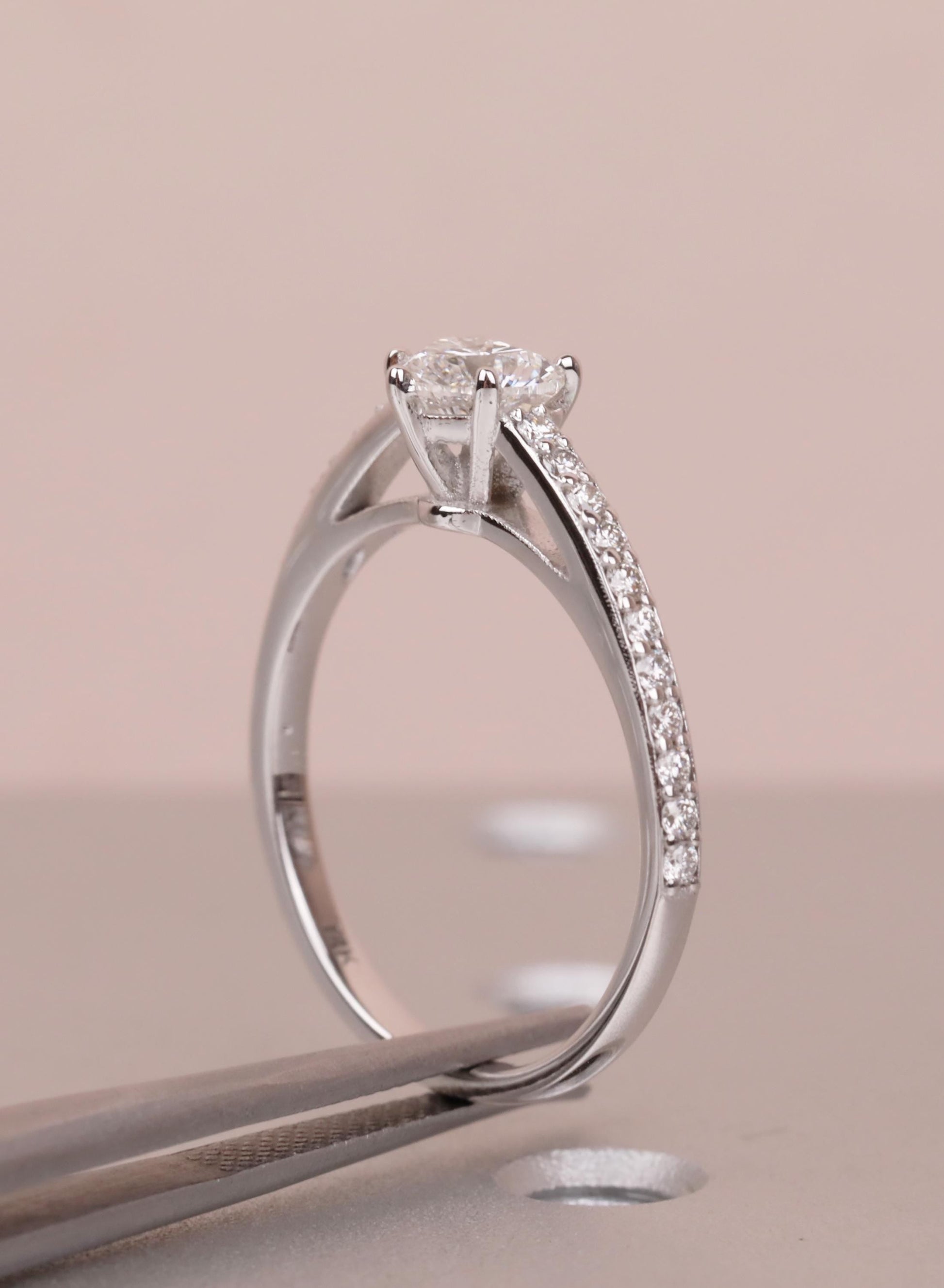 1.2 CT Round Solitaire Moissanite Engagement Ring