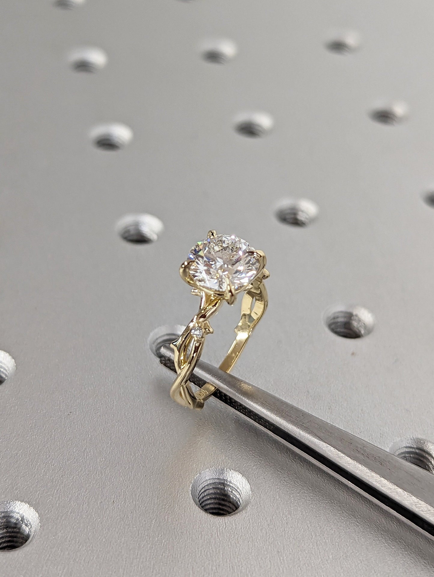 1.2 CT Round Solitaire Moissanite Engagement Ring