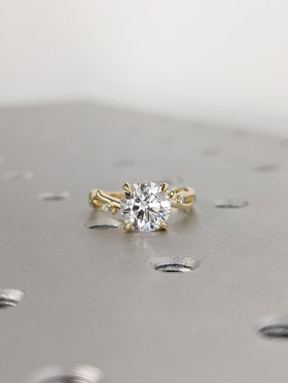 1.2 CT Round Solitaire Moissanite Engagement Ring