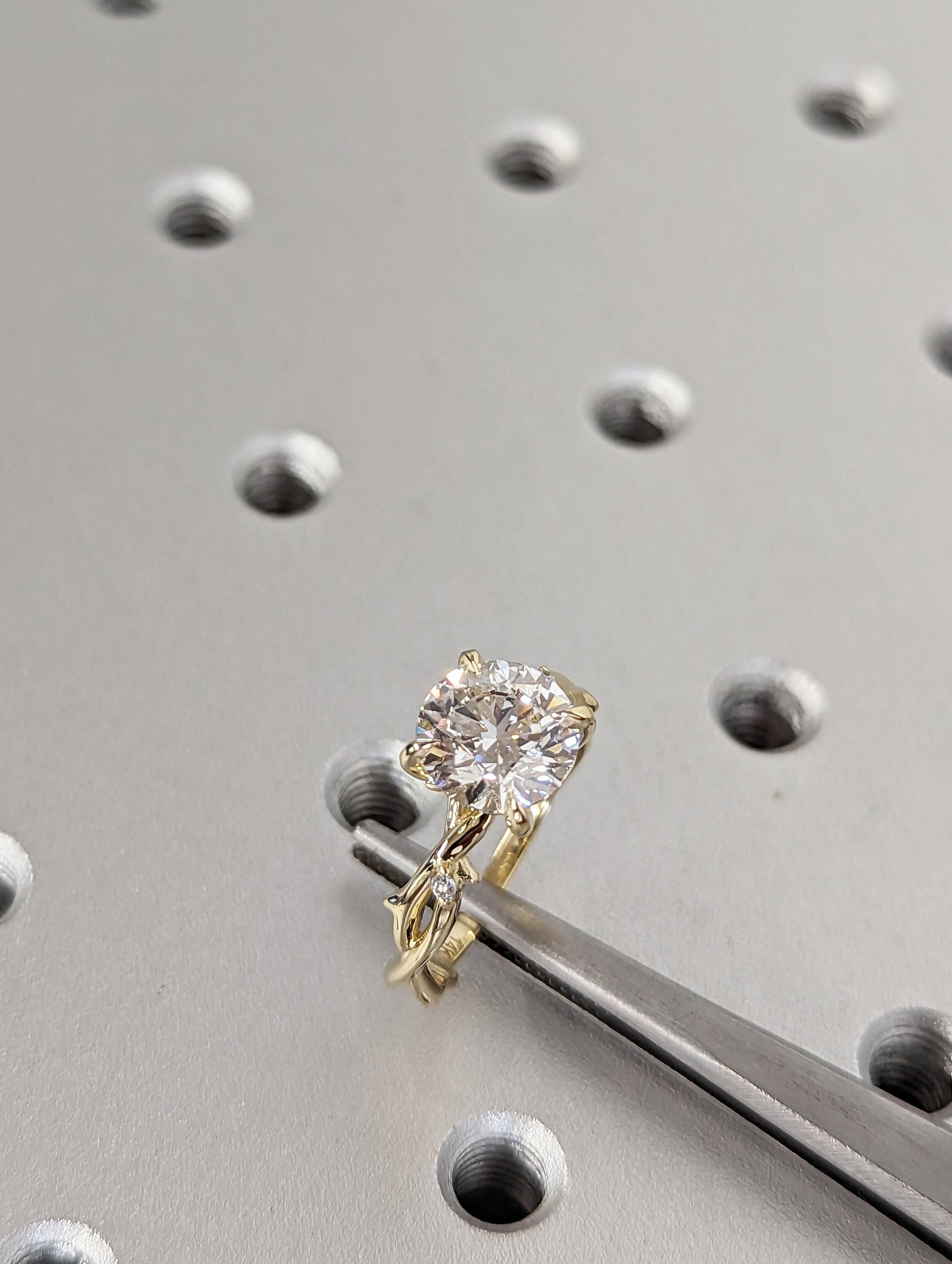 1.2 CT Round Solitaire Moissanite Engagement Ring