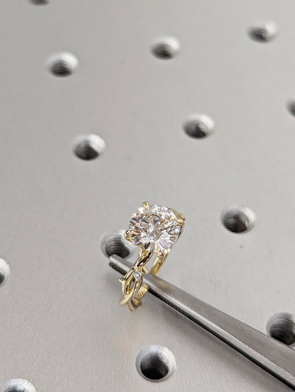 1.2 CT Round Solitaire Moissanite Engagement Ring