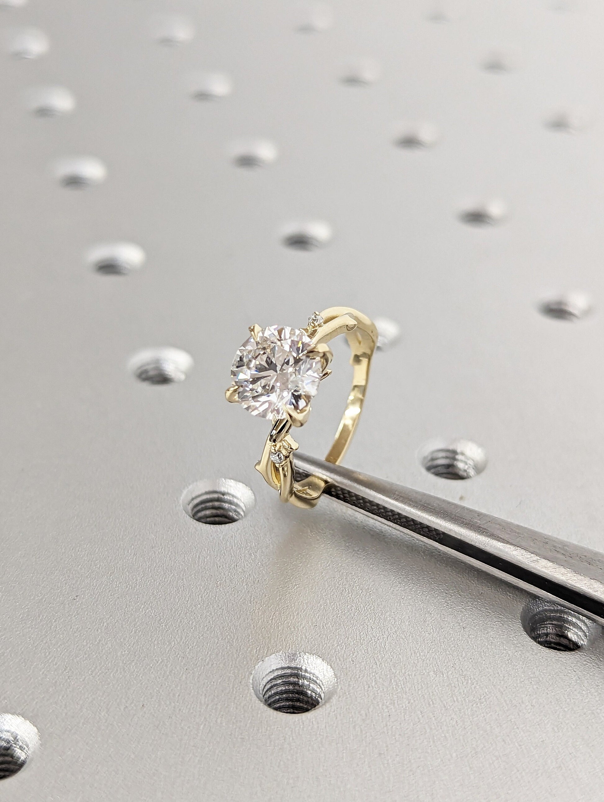 1.2 CT Round Solitaire Moissanite Engagement Ring