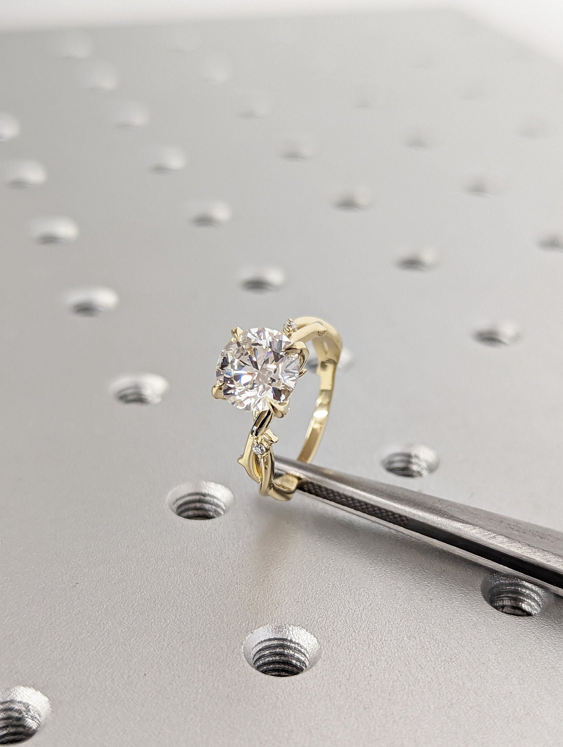 1.2 CT Round Solitaire Moissanite Engagement Ring