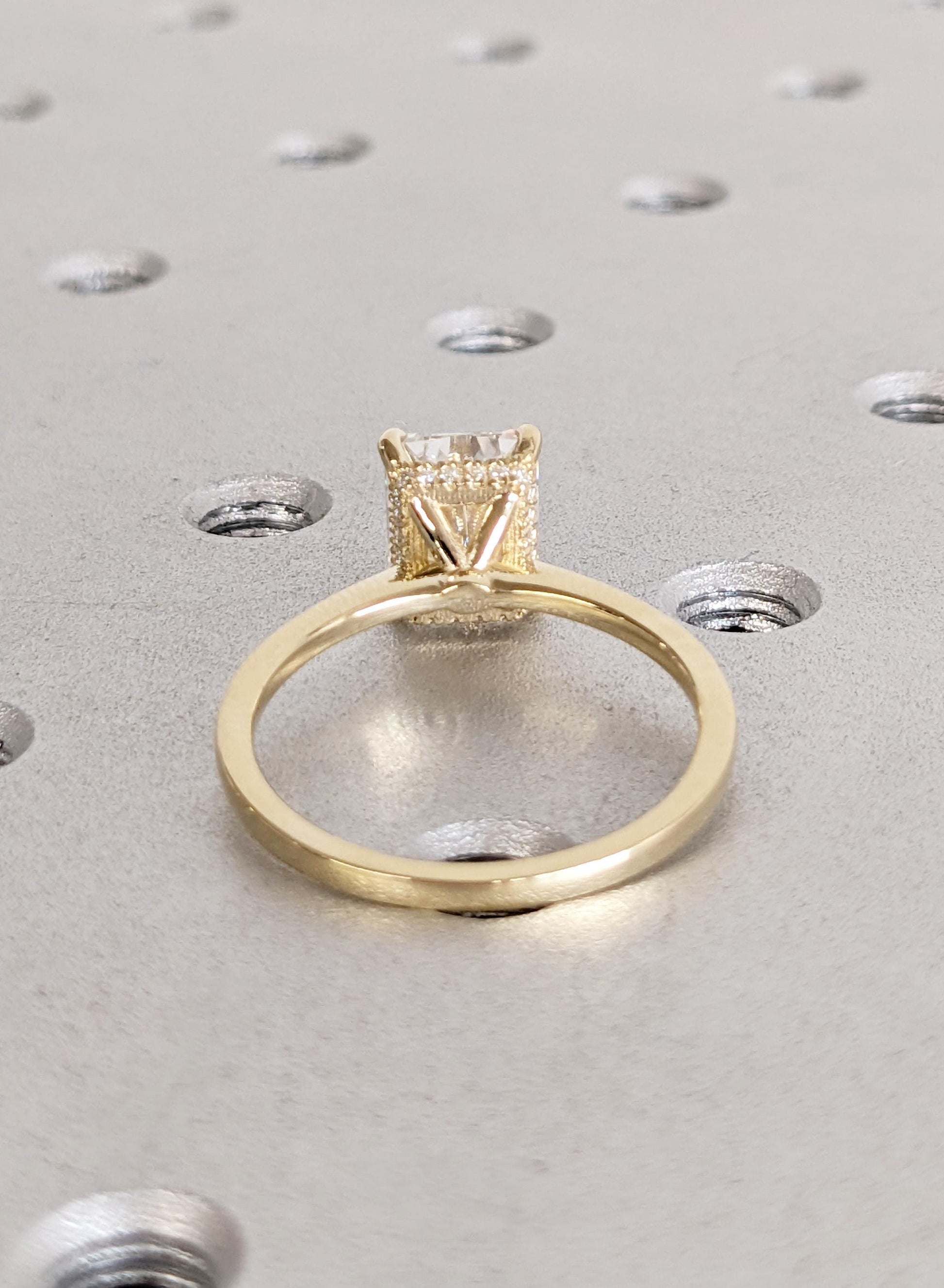 1.2 CT Round Solitaire Moissanite Engagement Ring
